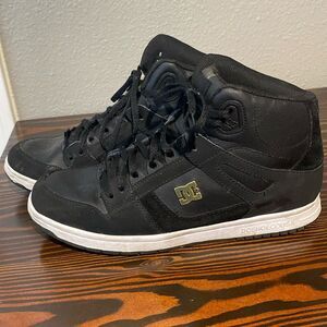 DC Rebound High SE Hightops Black with Gold Logo Size 11